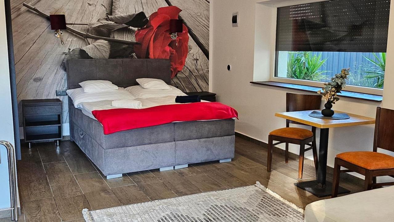 Viola Apartment Velence